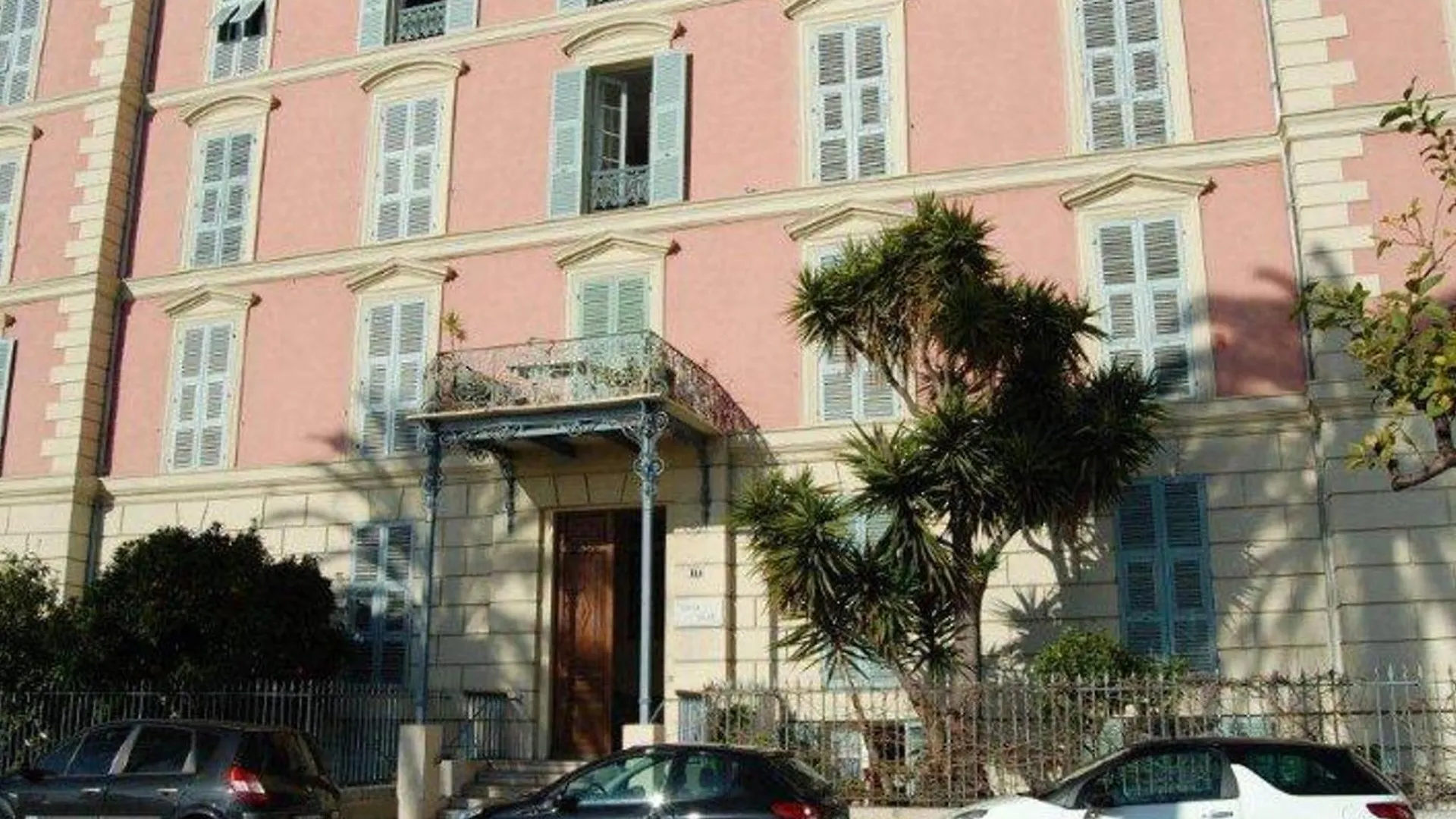Joli Studio Mezzanine, Proche Plages, Wifi Et Animaux Admis - Fr-1-196-289 Menton 0*,  Fransa